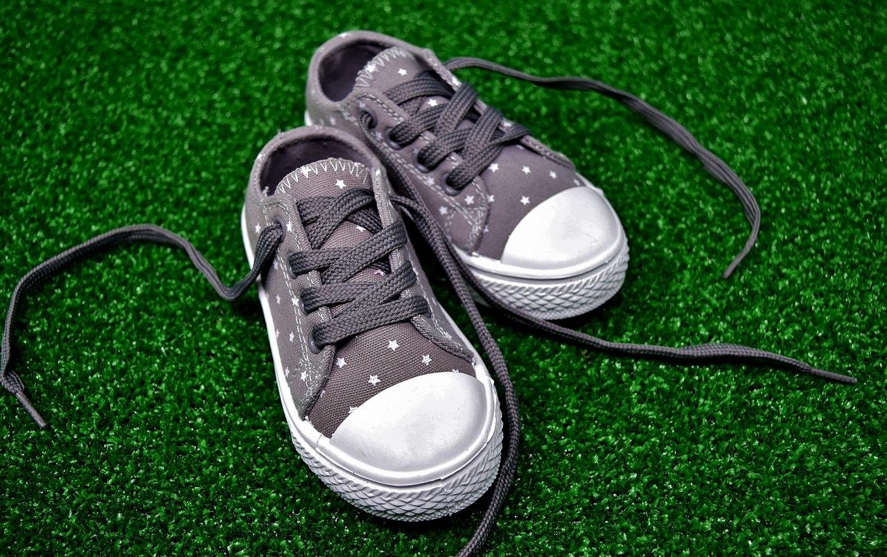Chaussures en toile : comment bien les entretenir ?
