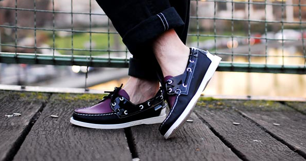 Porter des chaussures (fermées) sans chaussettes